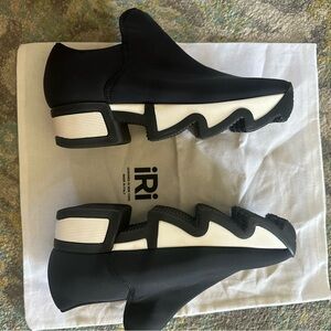 Women's Black and White Athletic Shoe IRI NYB Neoprene Sneakers Woemns Size 37